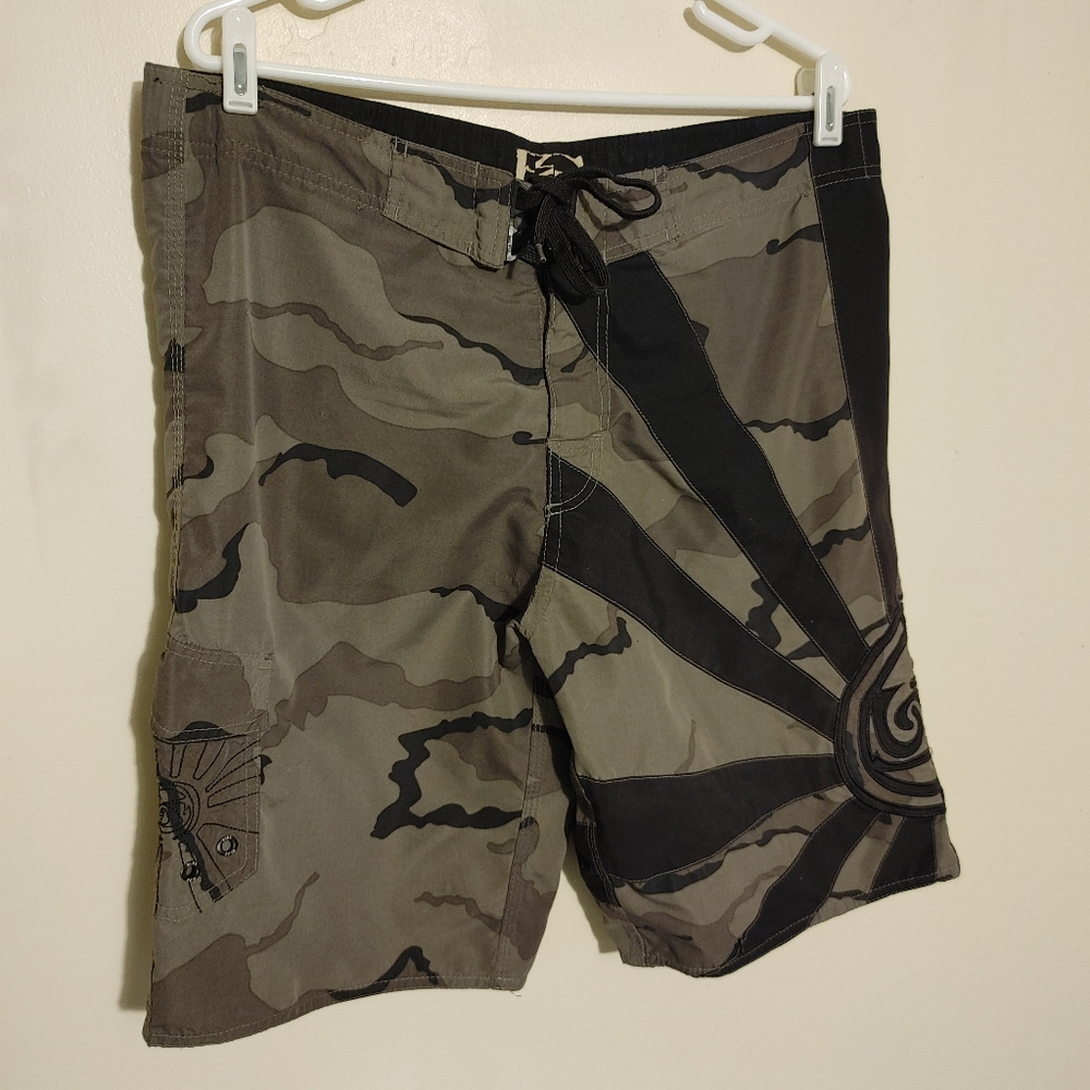 MEN'S SWIM TRUNKS